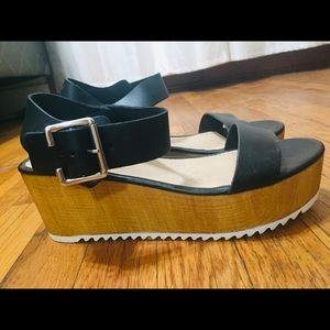 Super Cute Black Leather Steve Madden’s!